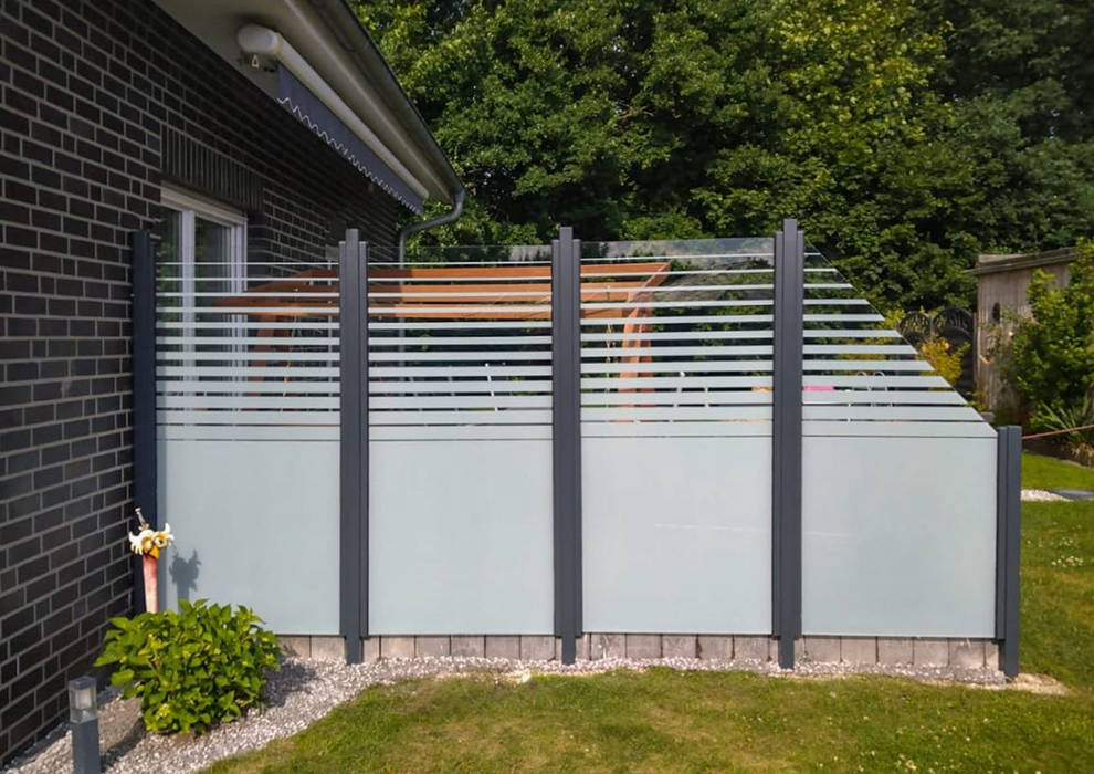Zaunausglas realisierte projekte moderner glaszaun als