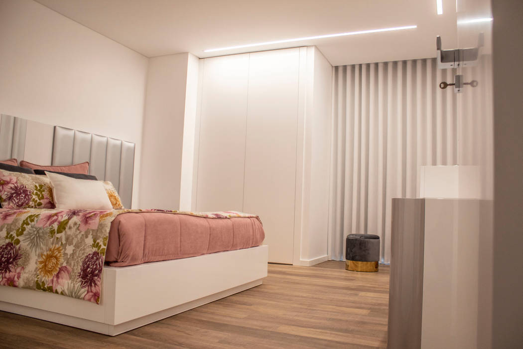 Iluminação Residencial, Plan-C Technologies Lda Plan-C Technologies Lda Phòng ngủ phong cách hiện đại