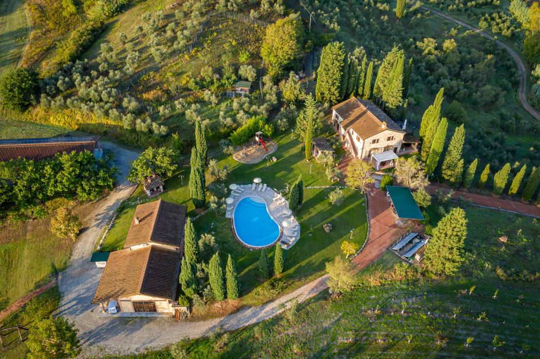 Servizio Fotografico per Agri Resort in Toscana DREAMATIC| Real Estate Piscina in stile rustico fotografia immobiliare, fotografia di interni, drone, agriturismo, b&B, bed & breakfast, resort, piscina, fotografia real estate, fotografo immobili