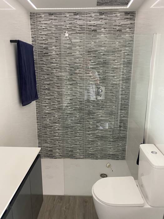 reforma de baños integral , Refovert S.L. Refovert S.L. Kamar Mandi Modern Ubin