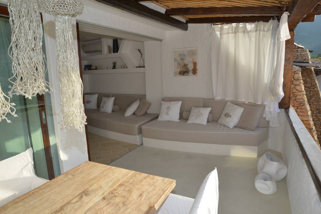 50 mq cozy chic, Ombretta D Decoration Design Dessy Ombretta D Decoration Design Dessy Mediterranean style living room Tiles
