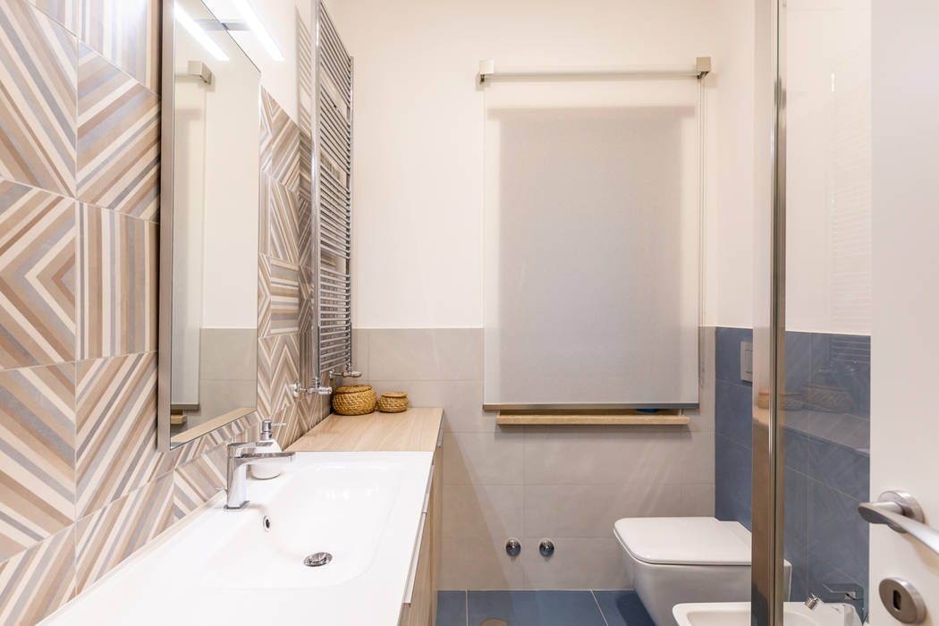 Ristrutturazione appartamento di 85mq a Roma, Montesacro, Facile Ristrutturare Facile Ristrutturare Modern Bathroom