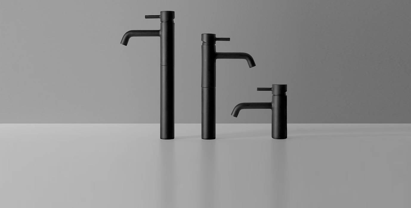 GRIFERIA, ICÓNICO ICÓNICO Minimalist style bathroom Fittings