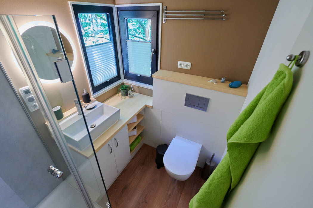 Tiny House Interieur, Tiny House by Wöhltjen Tiny House by Wöhltjen Moderne Badezimmer