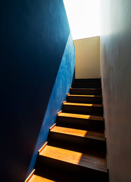 Linear Dynamic House, studio XS studio XS Stairs