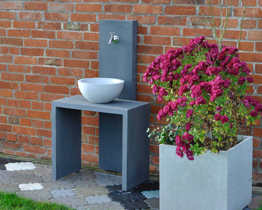 Moderne Wasserzapfstellen für den Garten, oggi-beton oggi-beton Jardines de estilo moderno Hormigón