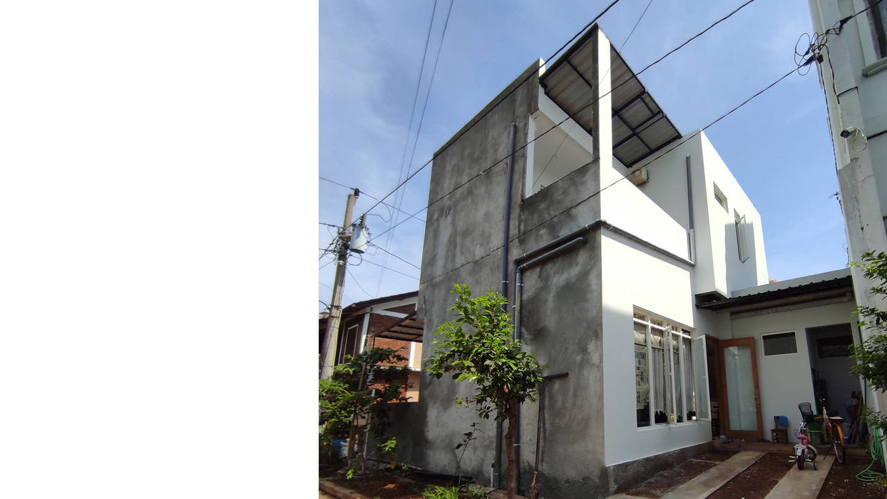 T House | Rumah Anti Matahari Barat, MR Arsitek MR Arsitek Garasi Minimalis