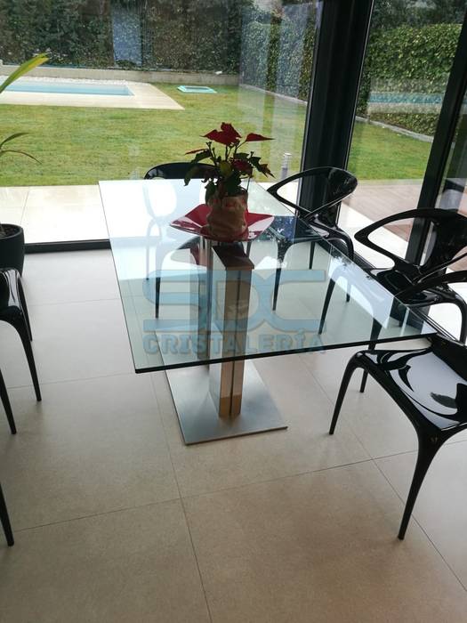 Mesa de cristal a medida SDC CRISTALERIA Mesa cristal, mesa vidrio, mesa templada, tapa de mesa, mesa madrid, mesa a medida, mesa cristaleria madrid, mesa cristalero, mesa cristalero madrid, mesa cuadrada, mesa redonda