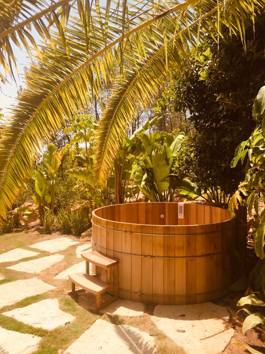 Jacuzzi de cedro para una espectacular casa en Ibiza, CASÁRBOL CASÁRBOL Kolam air hangat Parket Multicolored