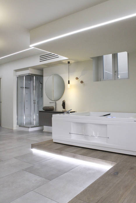 Il bagno come stanza del benessere, viemme61 viemme61 Modern bathroom Bathtubs & showers