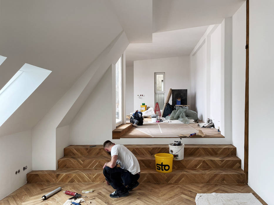 Umbau einer Altbauwohnung in Kreuzberg, Atelier Blank Atelier Blank ミニマルデザインの リビング