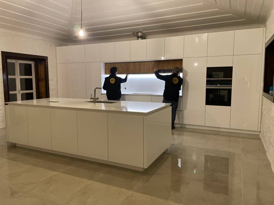 Projeto cozinha Aroes-Fafe, ADN Furniture ADN Furniture Kitchen Storage