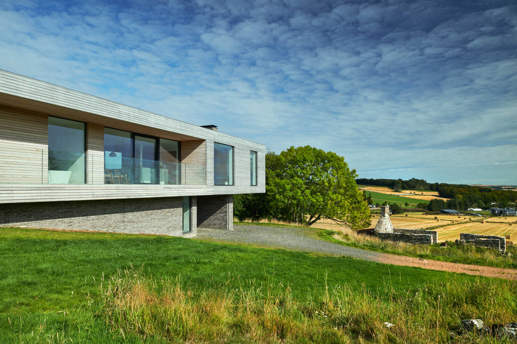 Wider context Brown & Brown Architects Nhà gia đình House, Dream home, timber, glass, cantilever, Aberdeenshire, Scotland, UK,