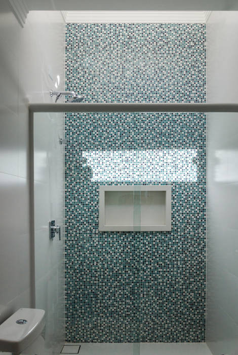 Sostenibilidad y elegancia _ Obra Nueva - Casa Unifamiliar, Luciane Gesualdi | arquitectura y diseño Luciane Gesualdi | arquitectura y diseño Modern bathroom Tiles Blue