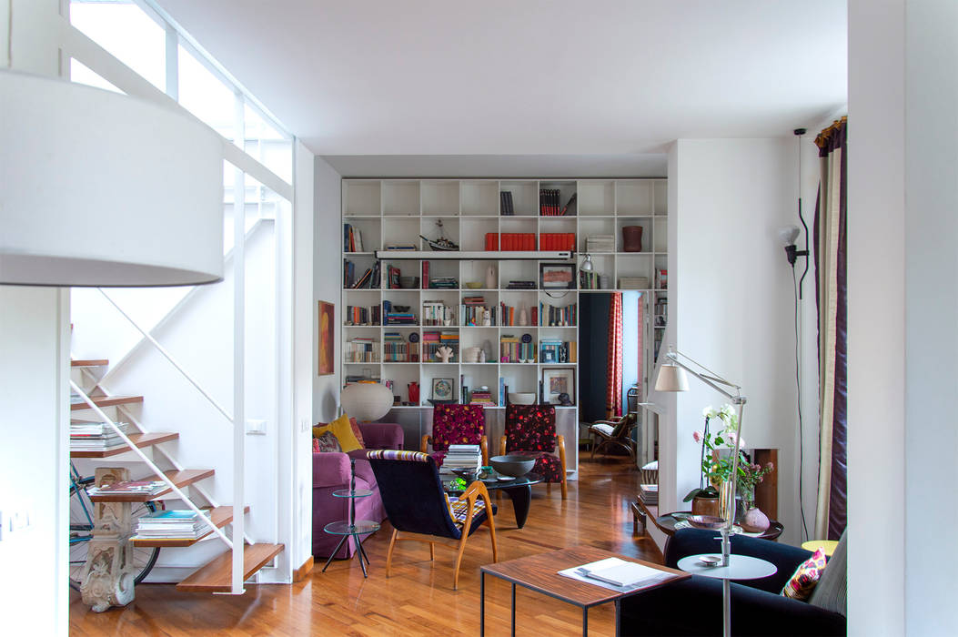 SOGGIORNO OPA Architetti Soggiorno moderno soggiorno, libreria a tutta altezza, libreria a parete, bianco