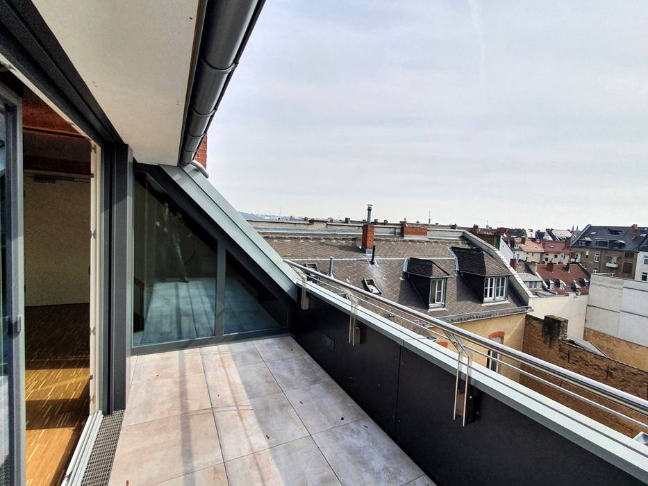 Dachloggia Planungsstudio BraungeBrandt Balkon Himmel,Wolke,Holz,Gebäude,Haus,Schatten,Dach,Verbundwerkstoff,Fenster,Geländer