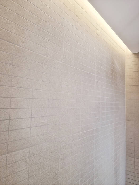 Veletta con luce dall'alto nella parete doccia Spazio 14 10 Bagno moderno