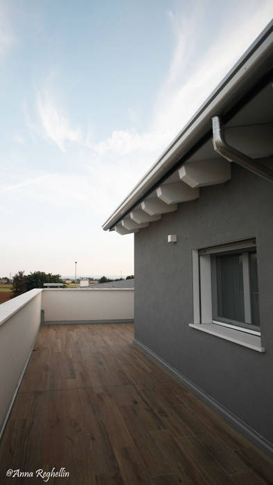 Terrazza Studio HAUS Balcone, Veranda & Terrazza in stile moderno