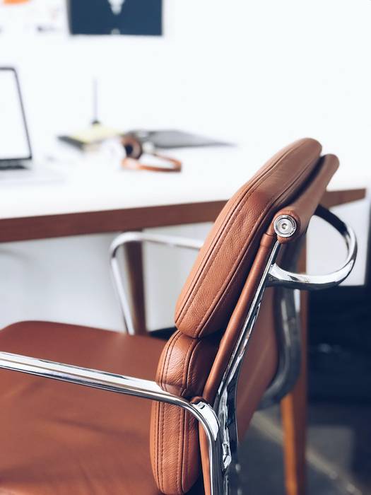 Leolytics Press profile homify Modern study/office Furniture, Chair, Automotive design, Eyewear, Comfort, Table, Wood, Desk, Personal computer, Sunglasses
