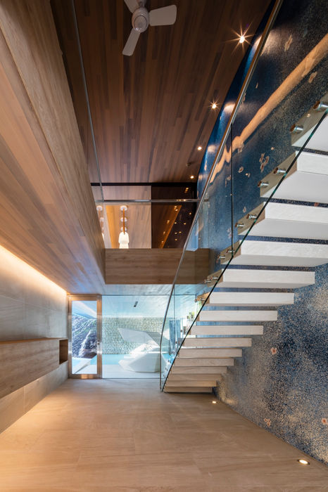 Water Glass Villa mアーキテクツ 高級邸宅 豪邸 注文住宅 別荘建築 Luxury Houses M Architects モダンスタイルの 玄関 廊下 階段 コンクリート 木目調 Homify Water Glass Villa mアーキテクツ 高級邸宅 豪邸 注文住宅 別荘建築 Luxury Houses M Architects モダンスタイルの 玄関 廊下 階段 コンクリート 木目調 Homify