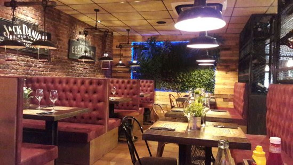 Restaurante black label urban grill malaga desvan vintage gastronomía