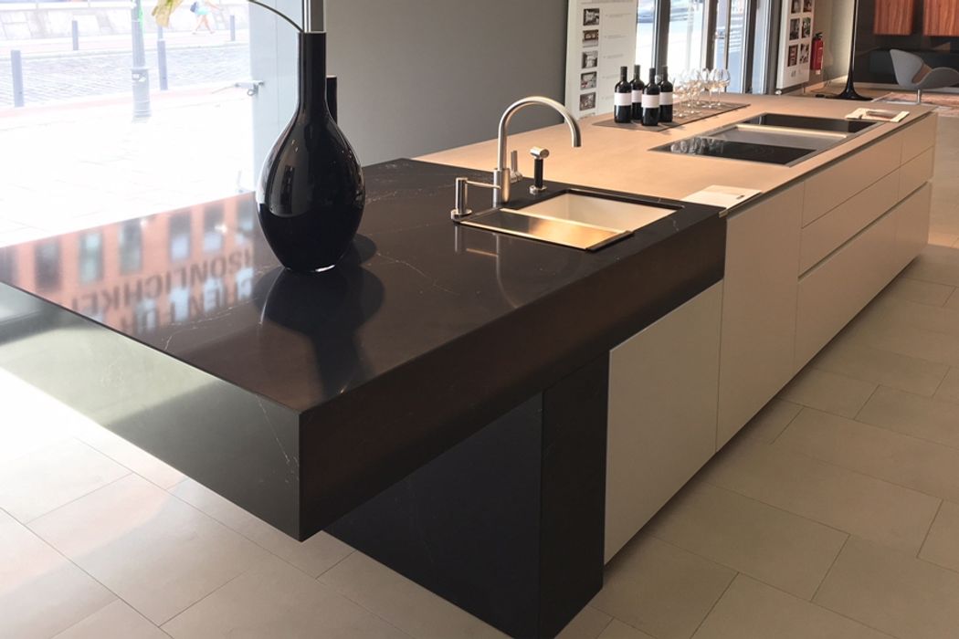 Küchenarbeitsplatte aus compac nero marquina magna naturstein gmbh