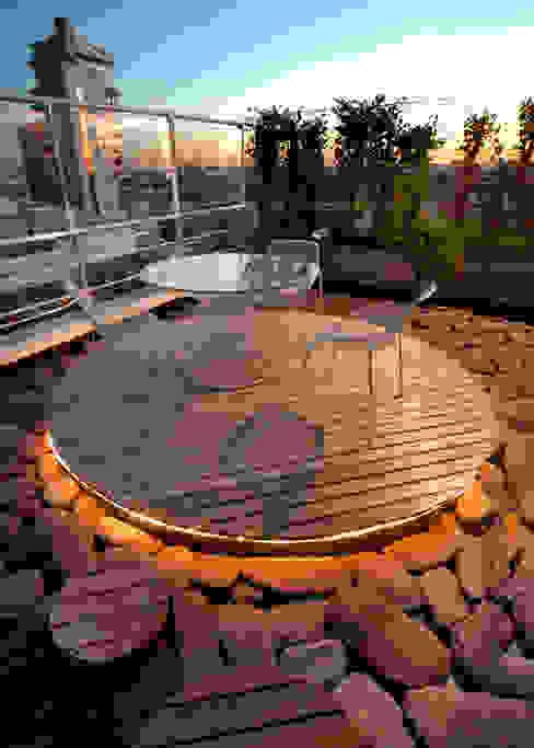 Southbank, London Varandas, marquises e terraços modernos por Urban Roof Gardens Moderno