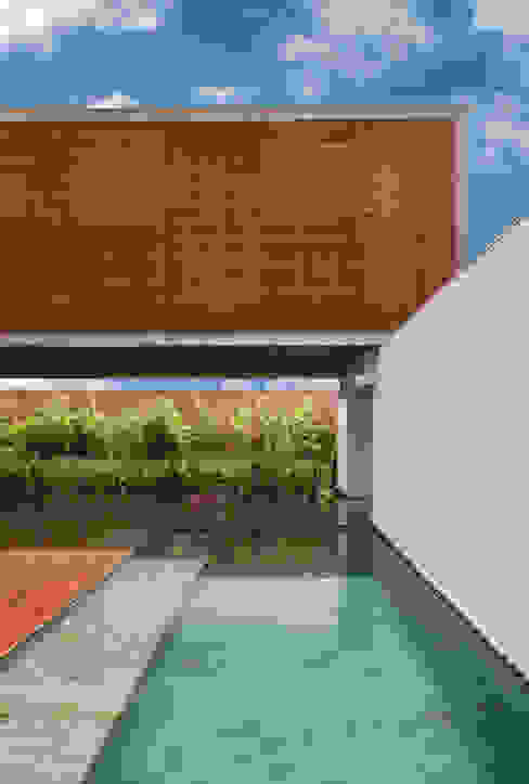 Modern style gardens by Hanazaki Paisagismo Modern