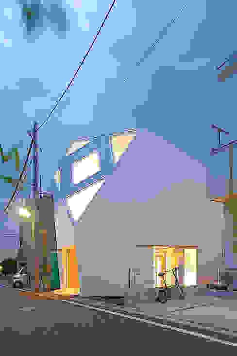 アトリエ・天工人 Eclectic style houses