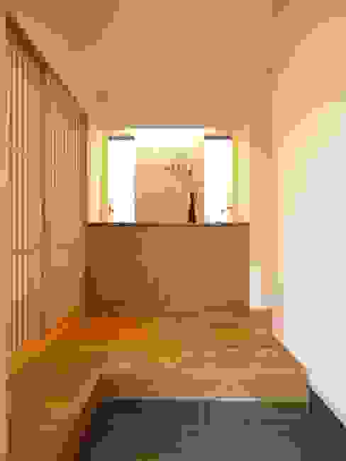 桃ノ木の家, ａｉ建築アトリエ ａｉ建築アトリエ Eklektyczny korytarz, przedpokój i schody