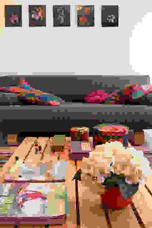 Eclectic style living room by Tiago Patricio Rodrigues, Arquitectura e Interiores Eclectic