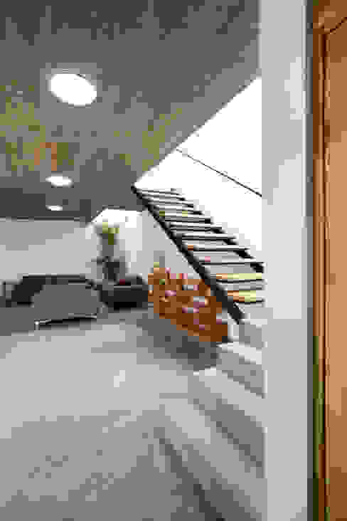 rOOtstudio Salas modernas