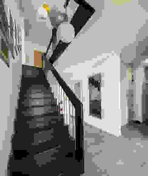 Bertram Bölkow Fotodesign Modern corridor, hallway & stairs