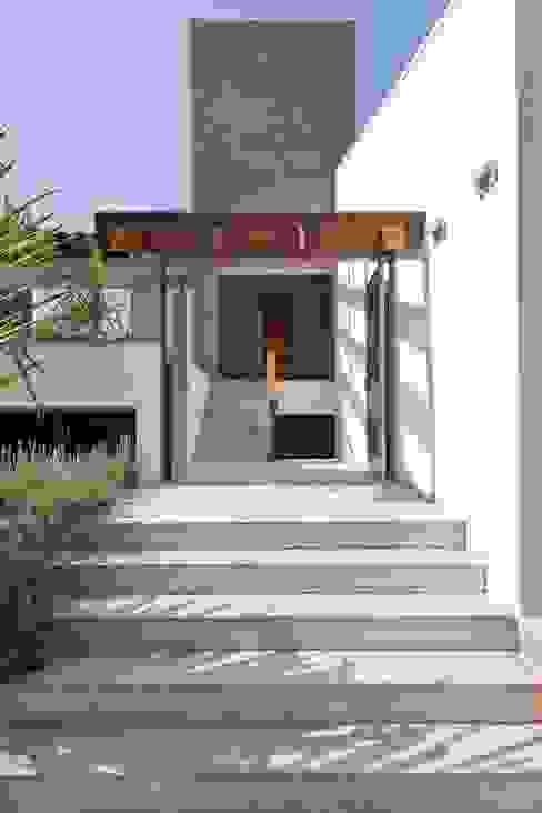 18 Welcoming Entrances For Indian Homes Homify According to a number of traditional beliefs, each home comes with its own energy type. 18 welcoming entrances for indian homes