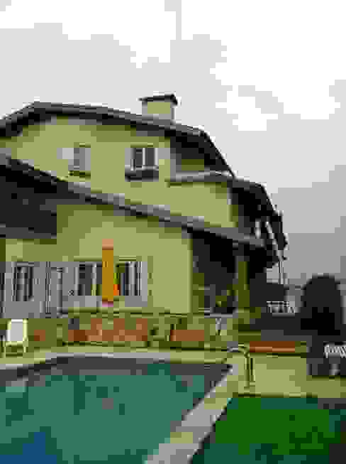   por GAAPE - ARQUITECTURA, PLANEAMENTO E ENGENHARIA, LDA Eclético  