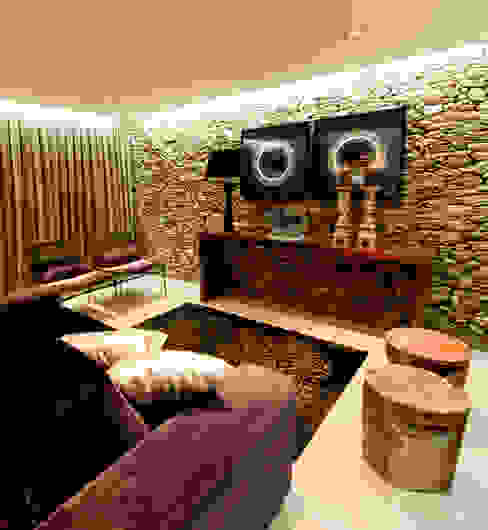 Гостиная в . Автор – homify, Рустикальный   