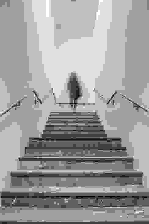 por ARQUITECTURA EN PROCESO Minimalista