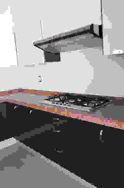 Cocinas, Amarillo Interiorismo Amarillo Interiorismo KitchenCabinets & shelves