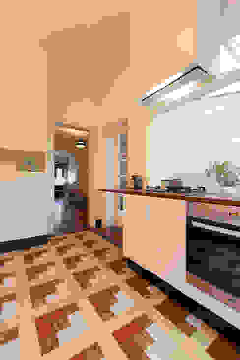 studio k Modern Kitchen