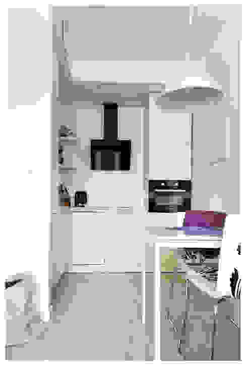 PRIVATE APARTAMENT 03, PUFF PUFF オリジナルデザインの キッチン