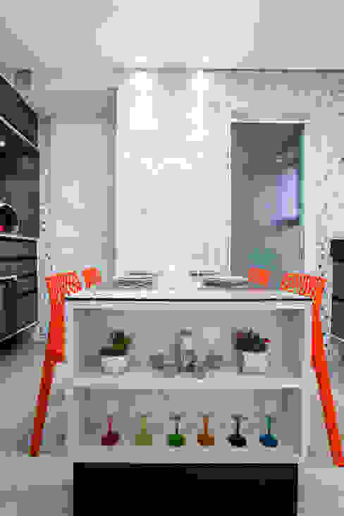 Apartamento Chácara Klabin (SP): Cozinhas  por Amanda Pinheiro Design de interiores, Moderno   