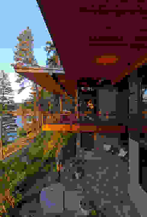 Coeur D'Alene Residence Uptic Studios Modern balcony, veranda & terrace