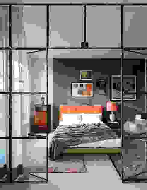 Atrevido Ático para Soltera en Colores Blanco, Negro y Naranja, Artur Akopov Artur Akopov Camera da letto in stile scandinavo