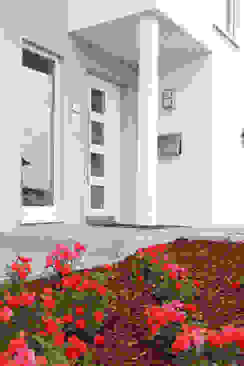 20 Desain Pintu Depan Untuk Rumah Minimalis Homify