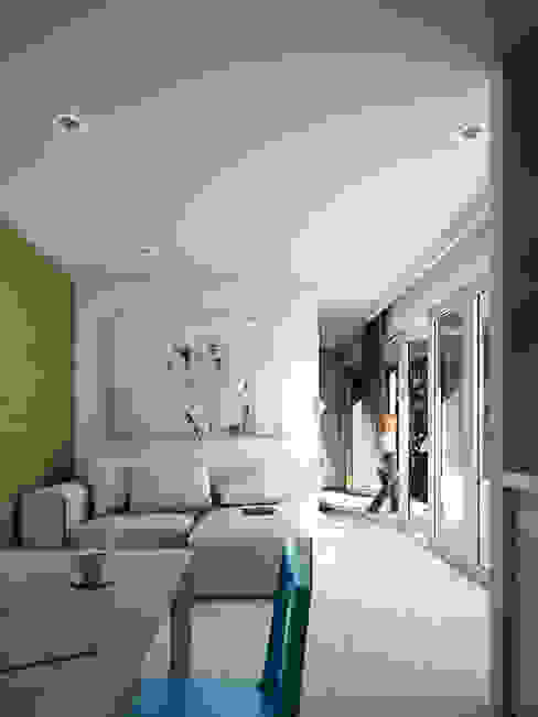 Salas de estar rústicas por homify Rústico