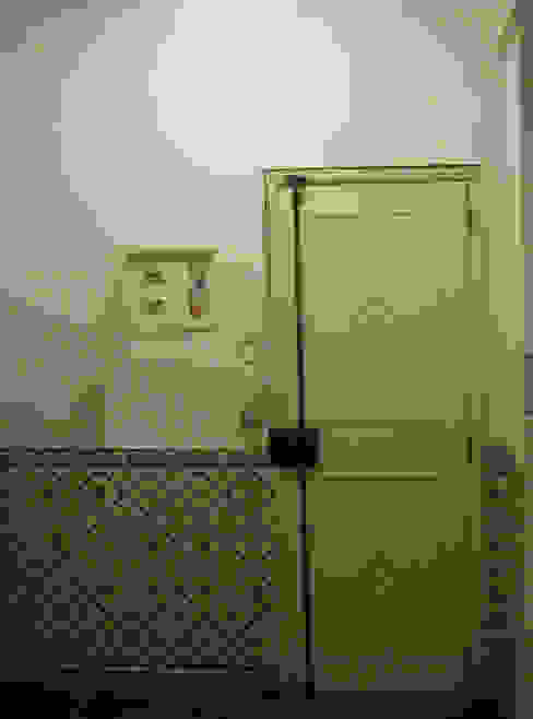 Sala: Antes por BL Design Arquitectura e Interiores Mediterrânico