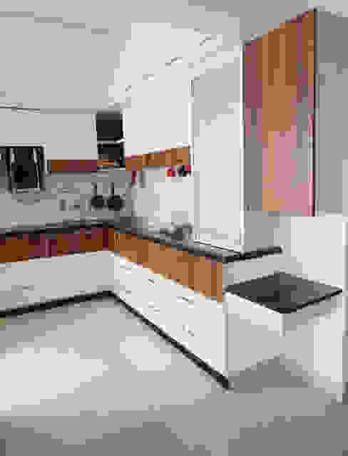 Cooking Space Revamped, Drawing Hands Studio Drawing Hands Studio Minimalist kitchen Cabinetry,Property,Tap,Countertop,Kitchen stove,Wood,Interior design,Building,Sink,Architecture