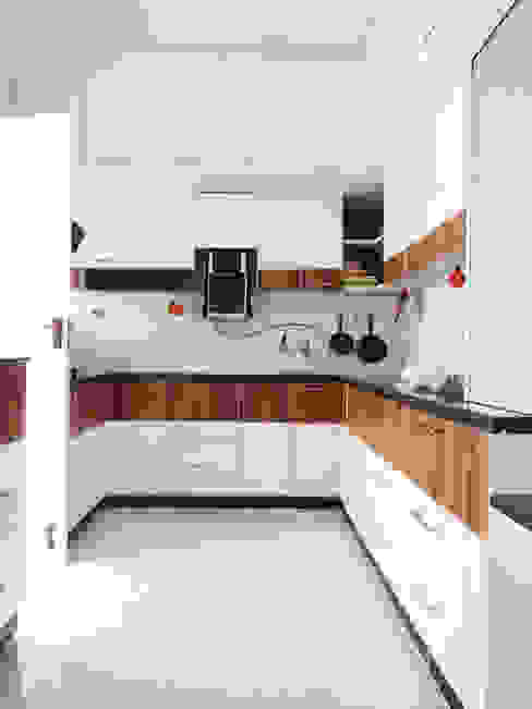 Cooking Space Revamped, Drawing Hands Studio Drawing Hands Studio Minimalist kitchen Cabinetry,Countertop,Property,Kitchen,Kitchen stove,Wood,Interior design,Drawer,Building,Kitchen appliance