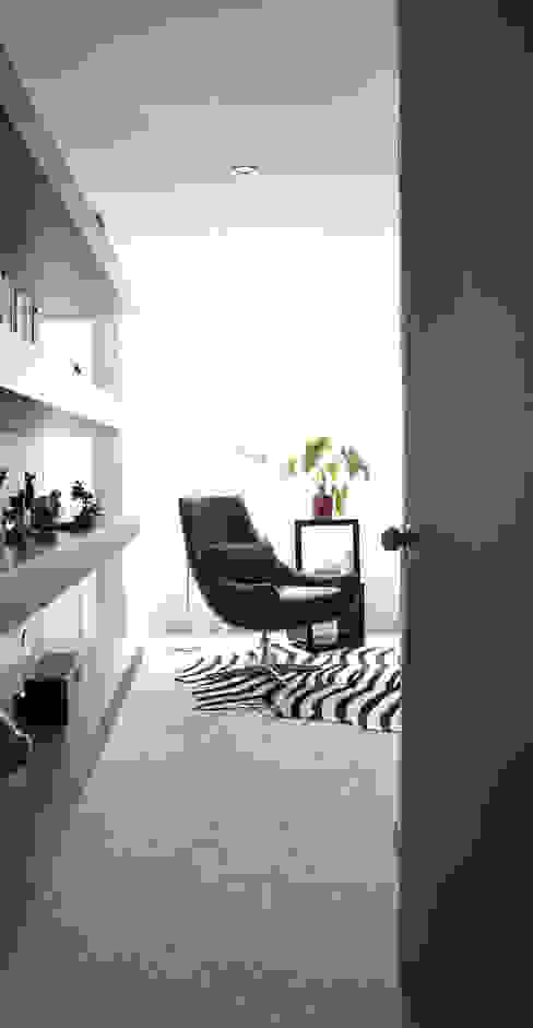 casa con cortinas y alfombras