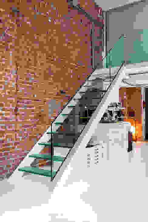 Progetto, studio mamo studio mamo Modern corridor, hallway & stairs